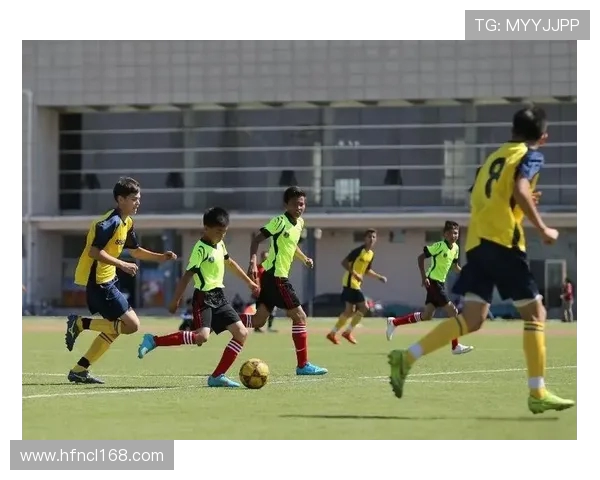 足球比赛中的团队协作与个人突破